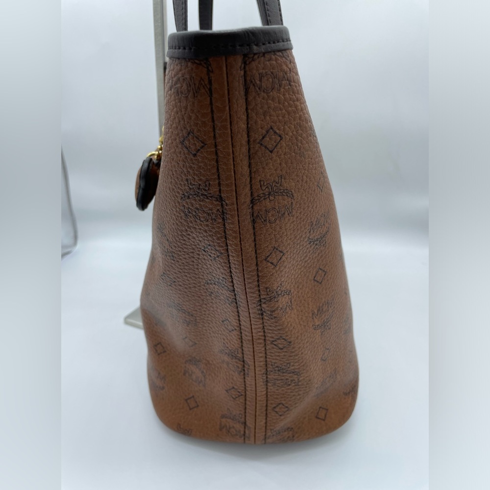 MCM
Visetos Dog Bone
Shopper Tote Brown - Picture 6 of 17
